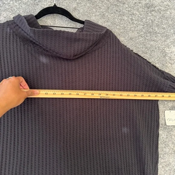 Free People Waffle Knit Boho Relaxed Fit Cowl Neck Sweater Size Small - Picture 7 of 16